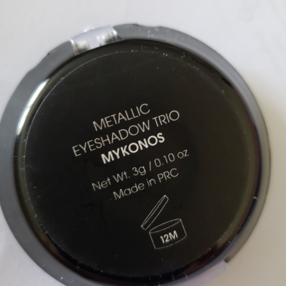 🔴 MODEL CO Trio metallic eyeshadow, NWT - Picture 2 of 4